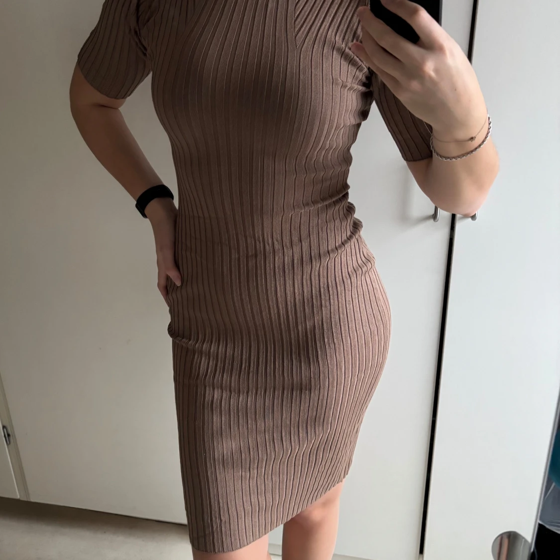 Brun ribbad klänning från Samsa collection