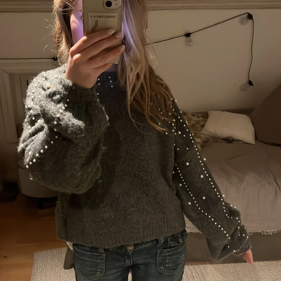 Grå tröja med pärlor - 27
