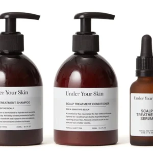 Scalp Treatment Set från Under Your Skin - Set med schampo, balsam och serum för känslig hårbotten från Under Your Skin. Produkterna är designade för att återfukta och vårda hårbotten, vilket främjar en hälsosam hårväxt. Perfekt för dig med känslig hårbotten som behöver extra vård.