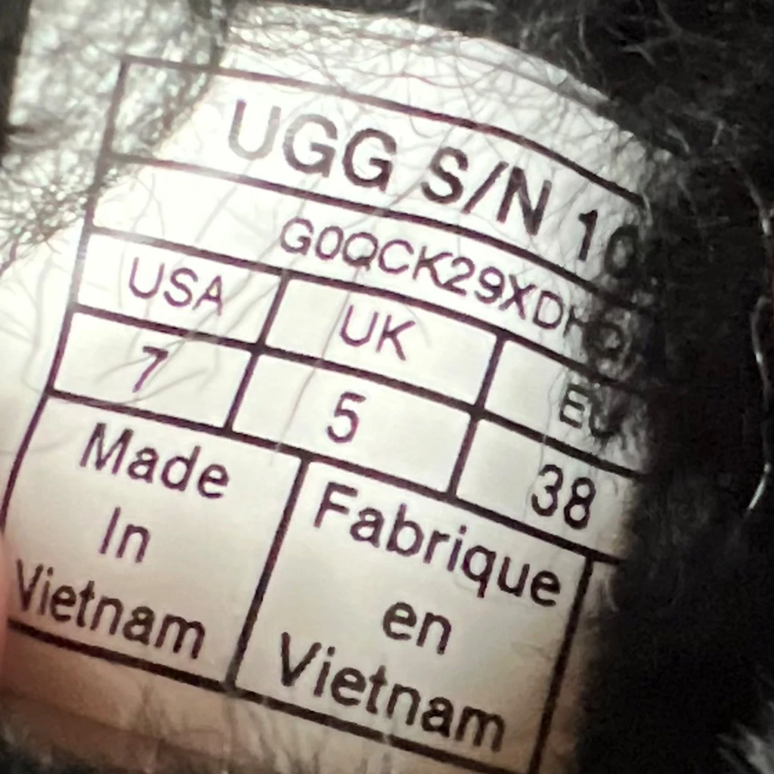 Svarta fluffiga tofflor från UGG - 3