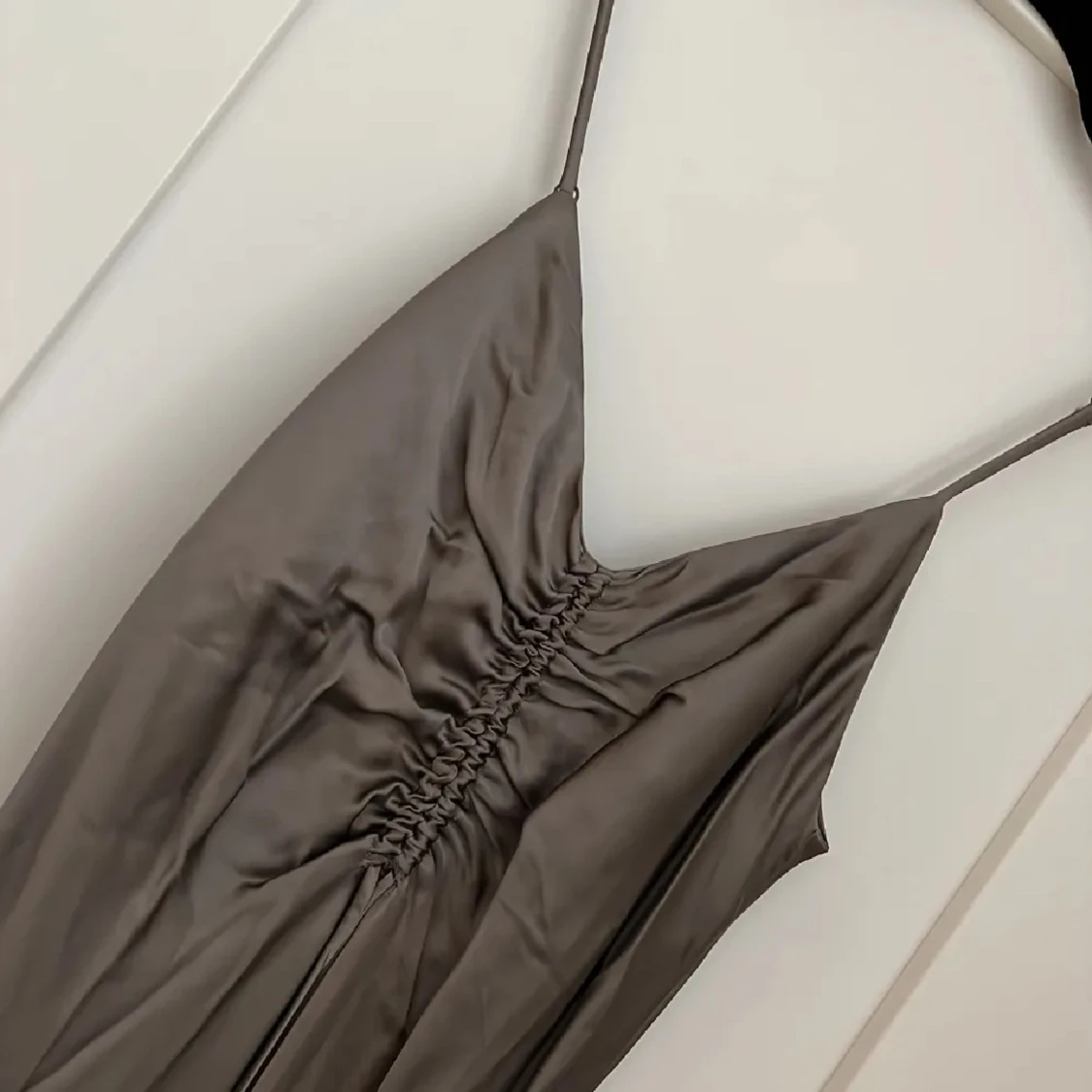 Satinklänning zara - 90