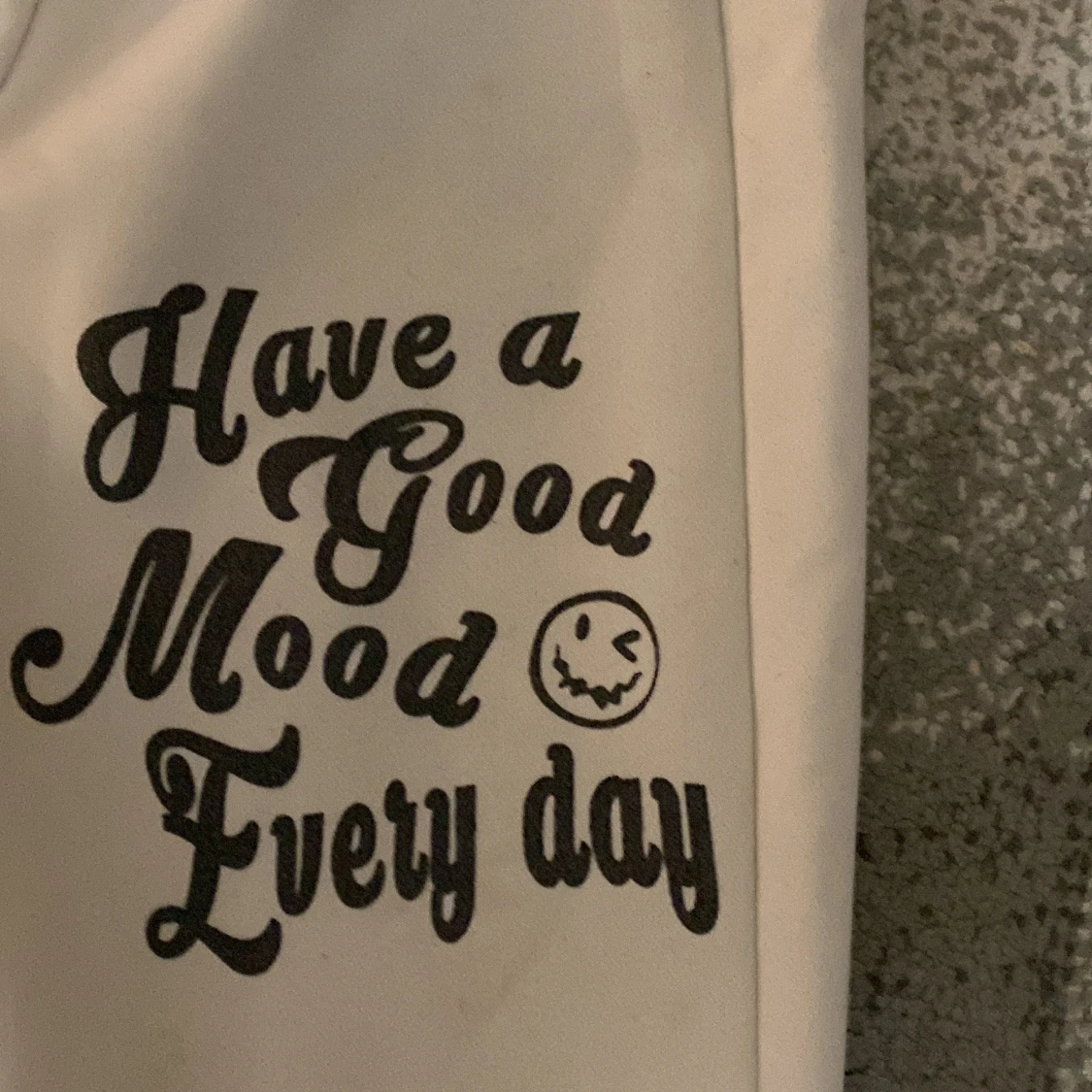 Vita mjukisbyxor med tryck - 1