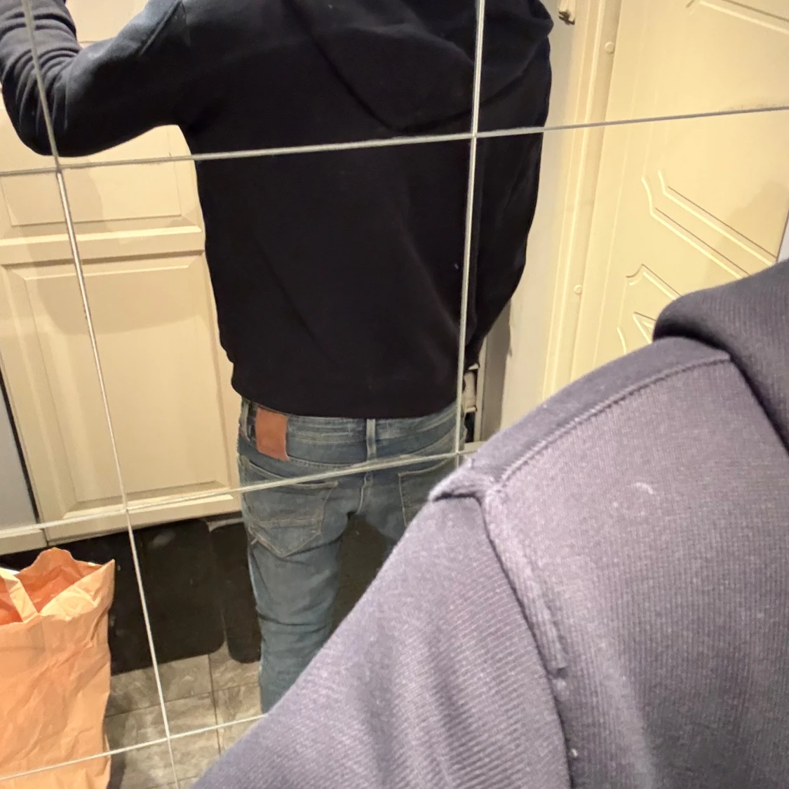 marin blå hoodie från Selected - 1