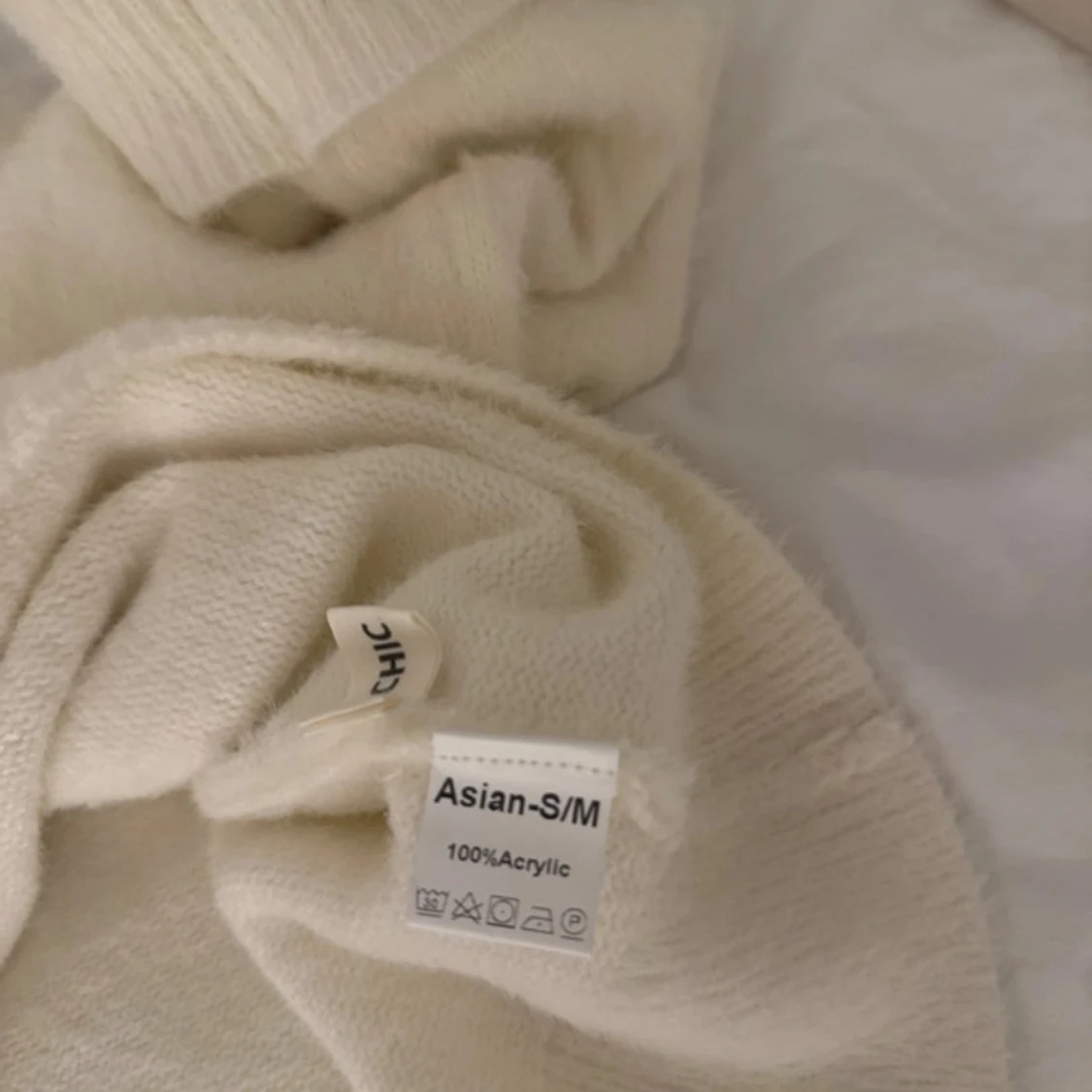 Vit stickad tröja  - 93