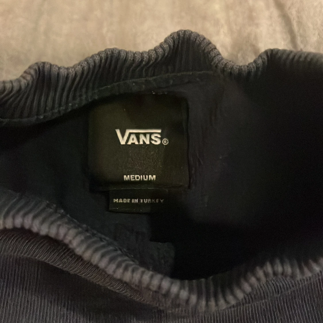 Mörkblå sweatshirt från Vans - 1