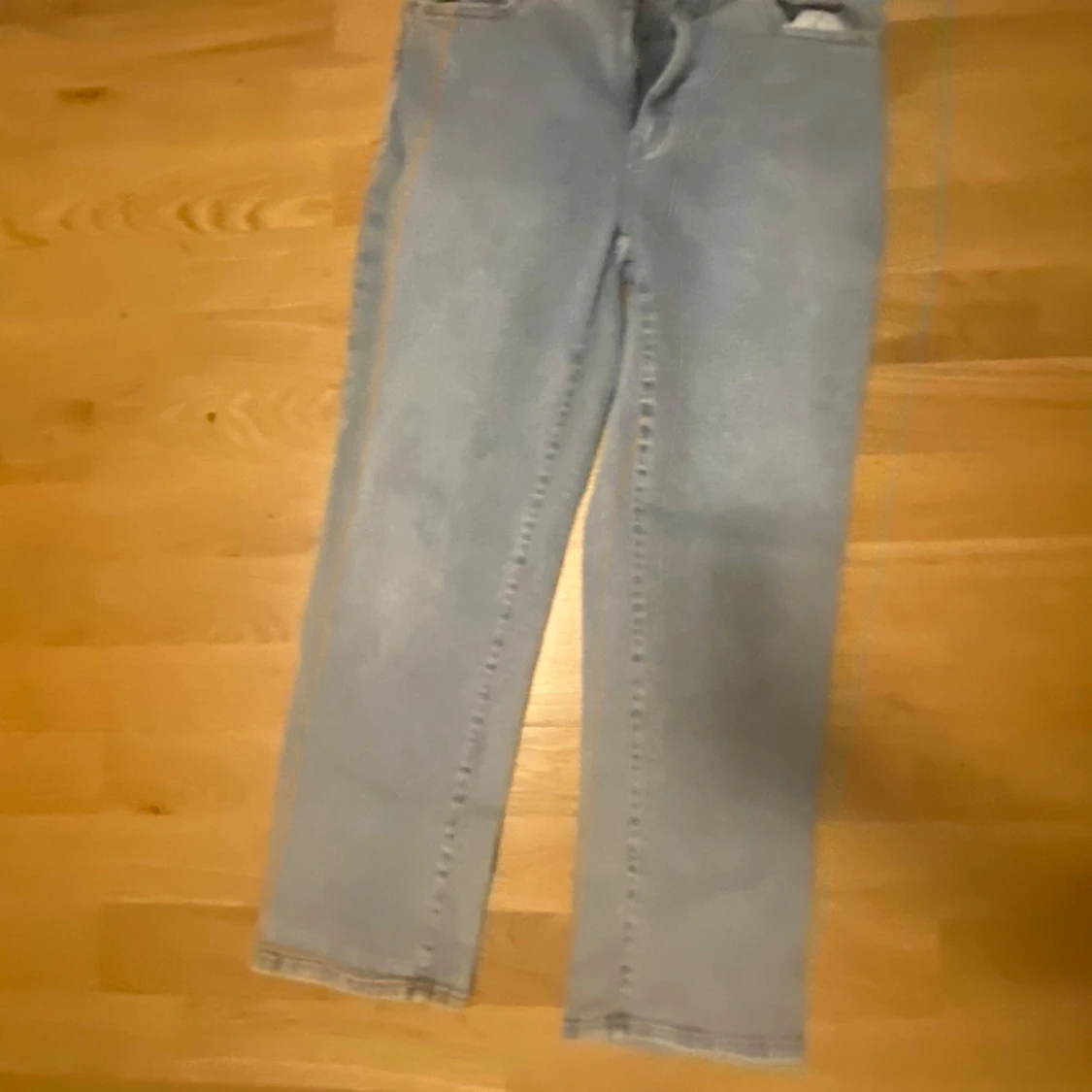 Ljusblå jeans