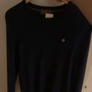 MORRIS MERINOULL TRÖJA - Vi säljer nu denna Morriströjan i nyskick, sitter mer som storlek S. Bara att skriva vid funderingar🙌 Priset är inte hugget I sten