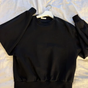 Hoodie - Jätte fin hoodie, säljer pga att den inte används längre 