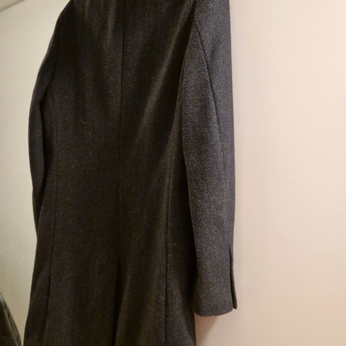 Svart kappa med knappar /helt ny - 93