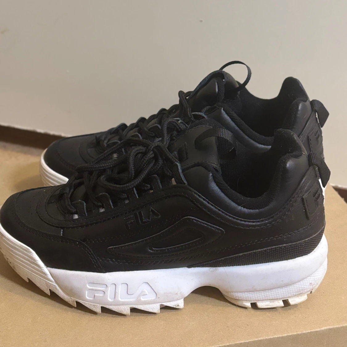 Svarta sneakers från Fila