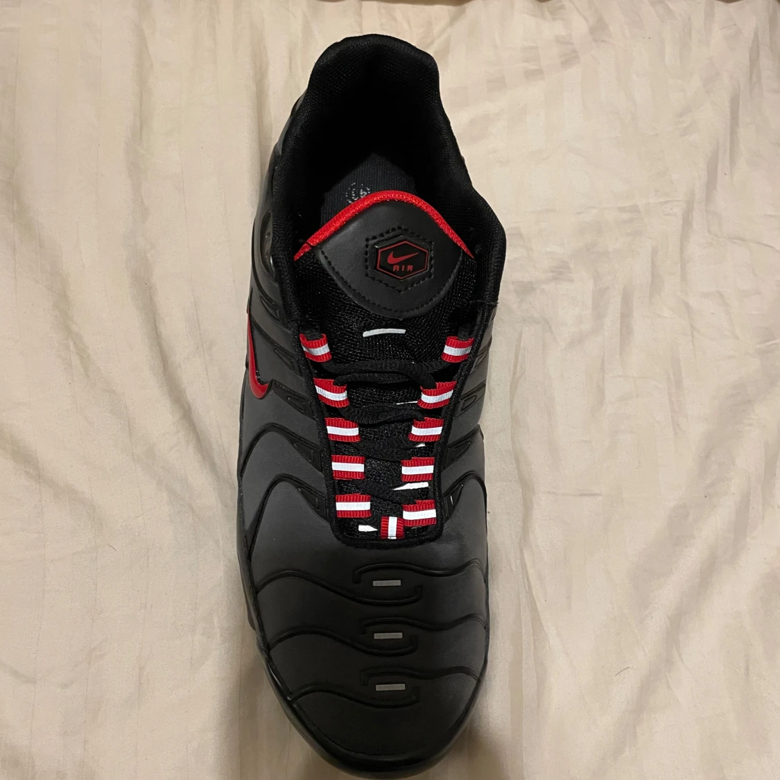 Nike Air Max sneakers i svart och rött - 90