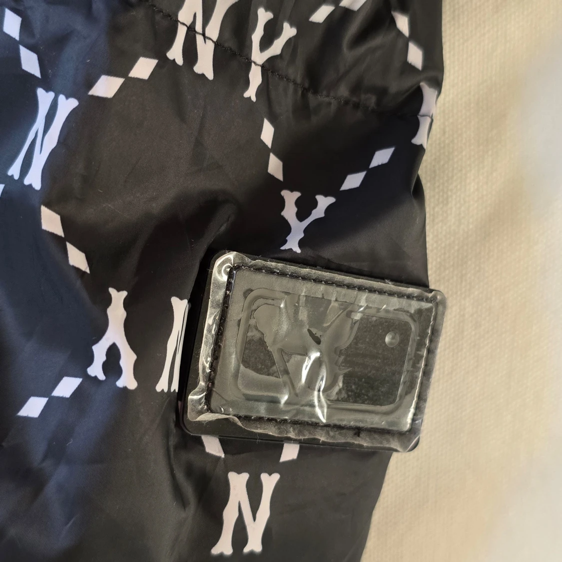 Svart pufferjacka från MLB - XL size  - 93