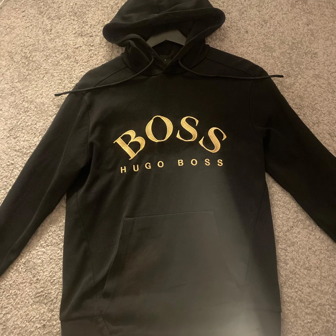 Svart hoodie från Hugo Boss - 90