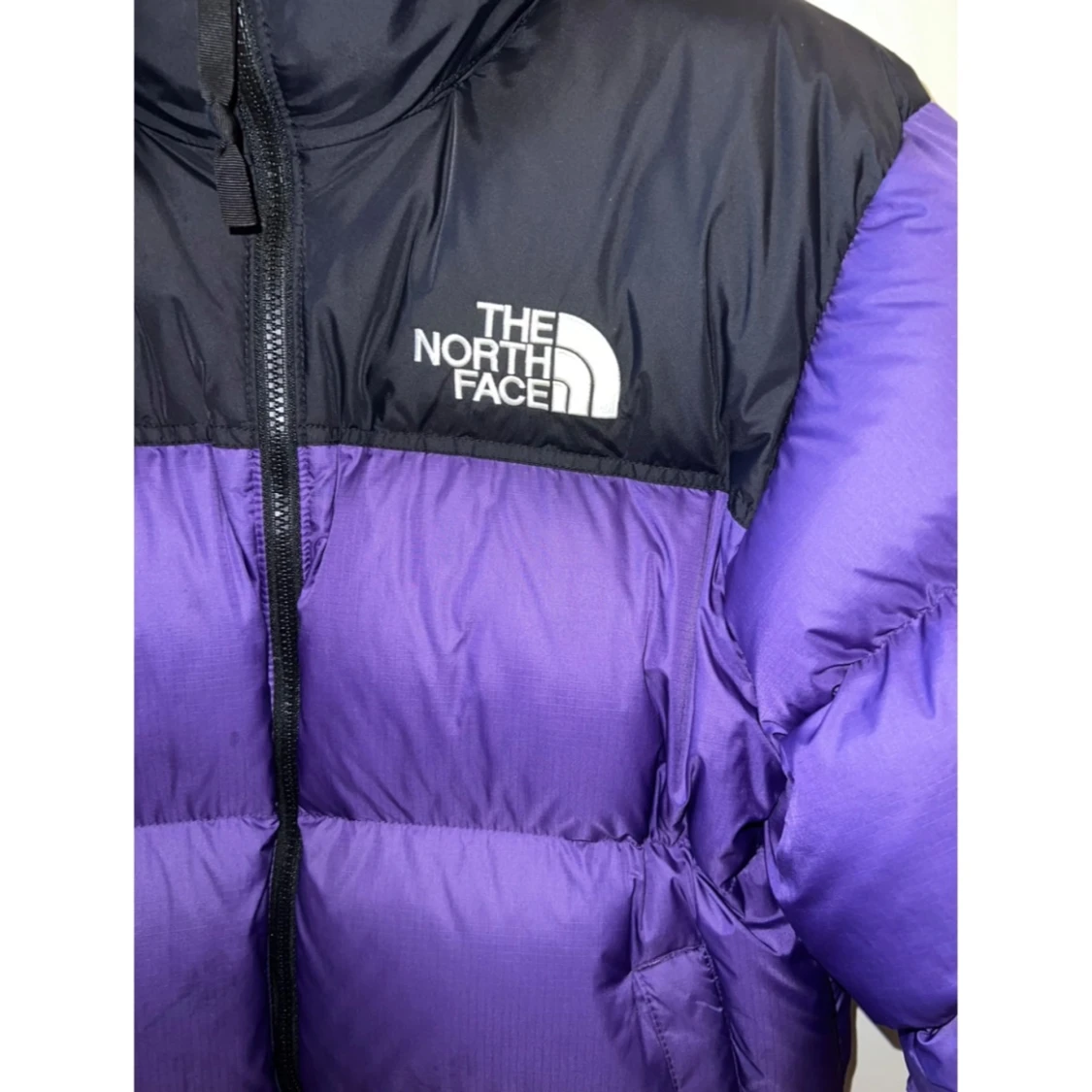 Lila och svart dunjacka från The North Face - 92