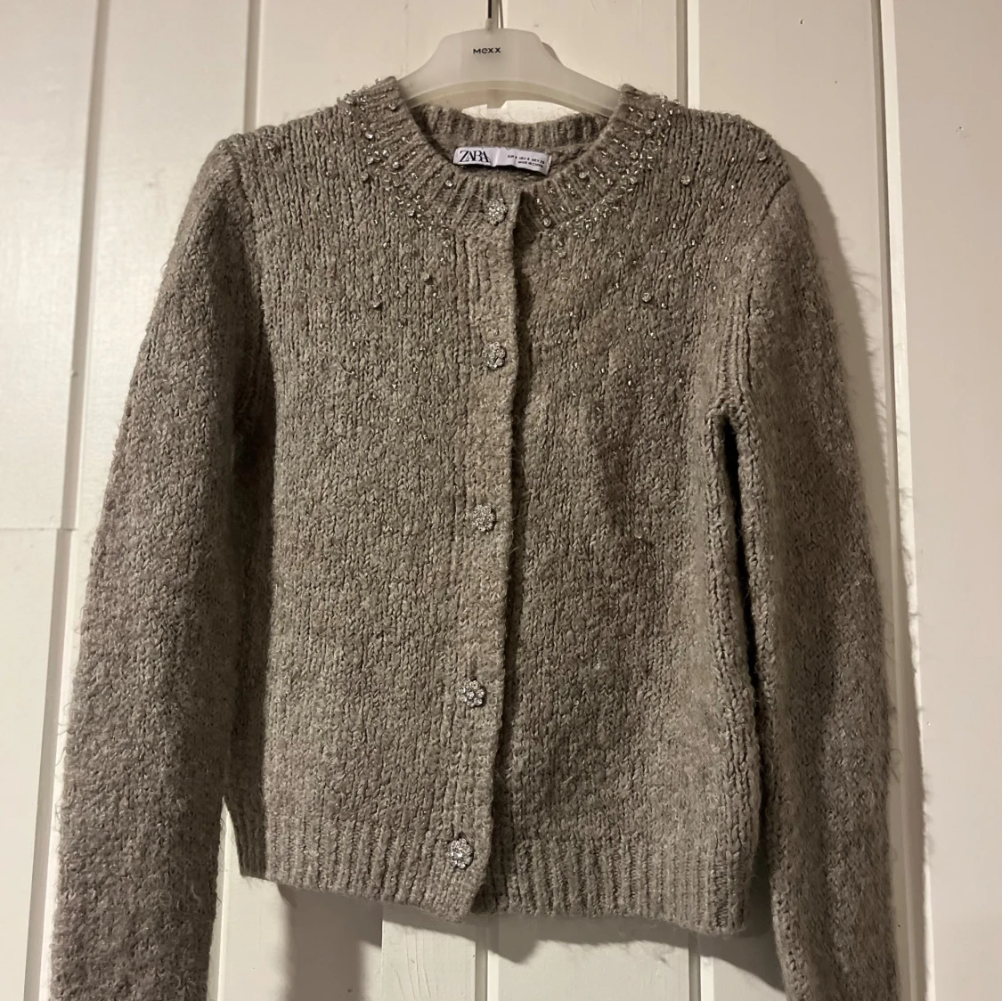 Beige/grå stickad kofta från ZARA