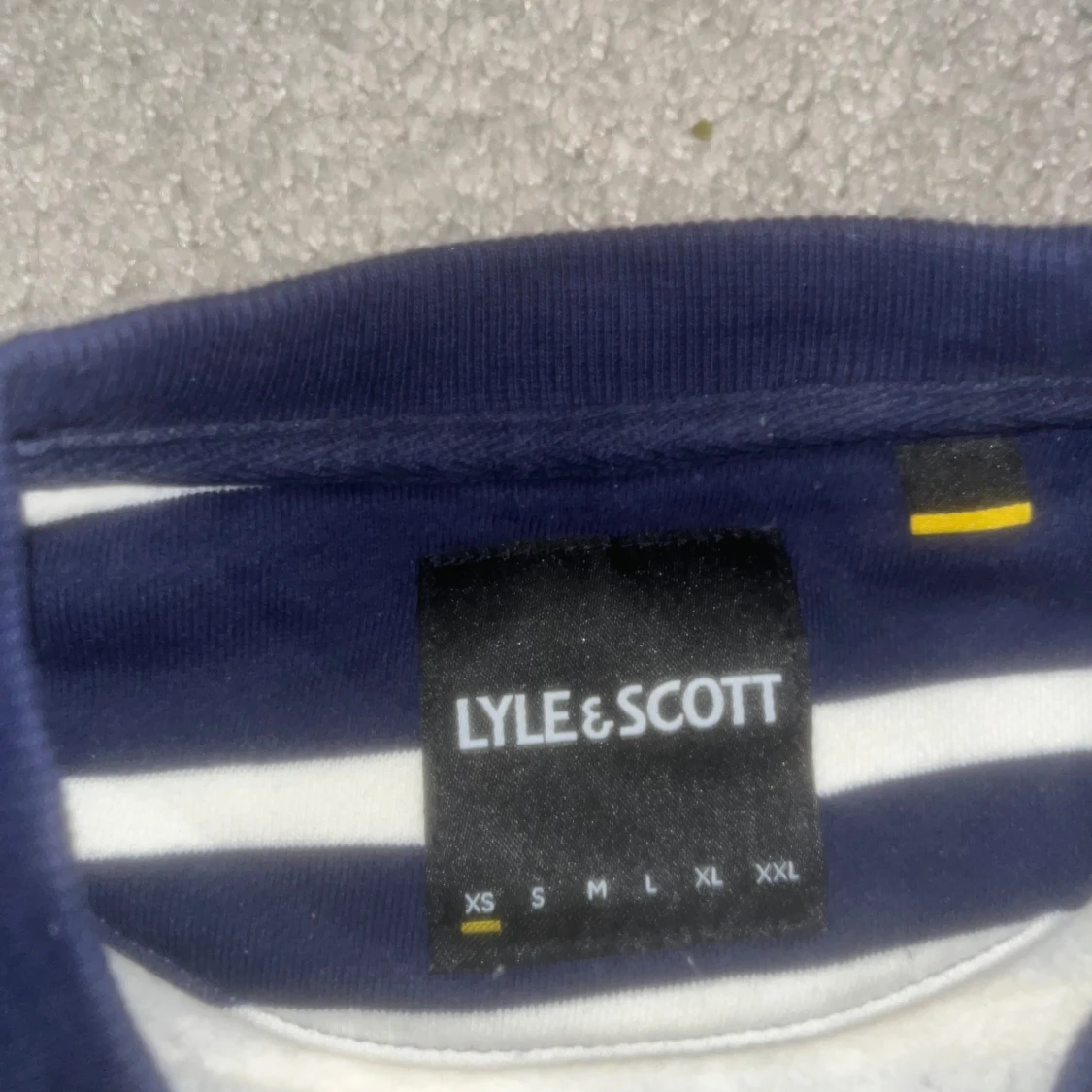 Randig tröja från Lyle & Scott - 91