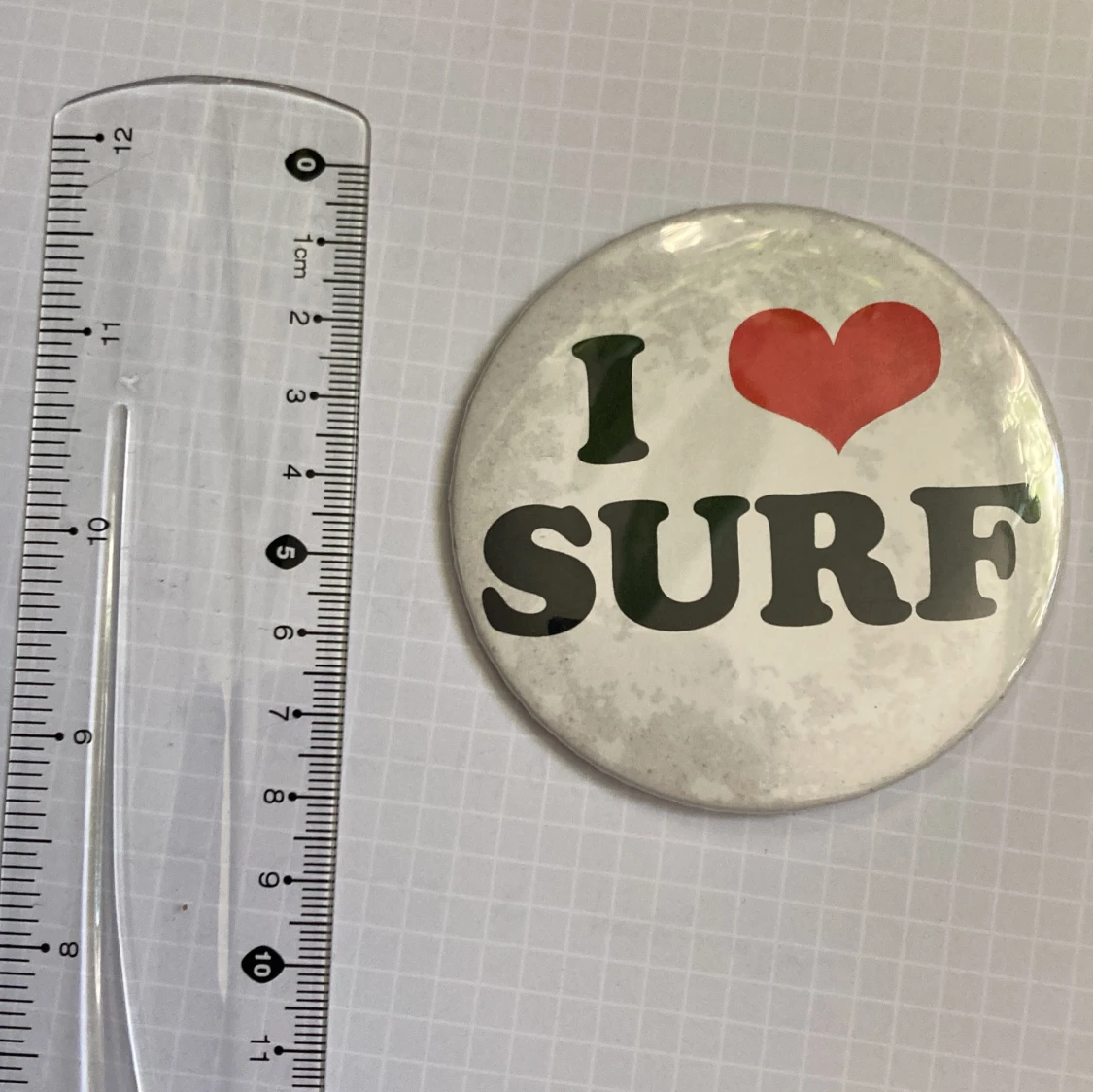 Japansk STOR knapp / pin med texten 'I ❤️ SURF' - 92