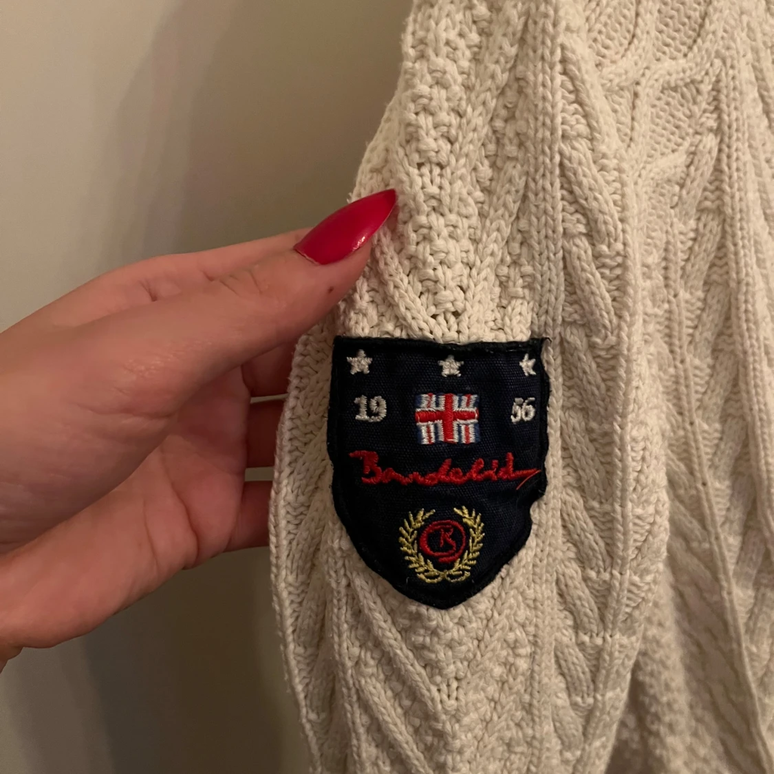 Vit stickad tröja från Bondelid - 91