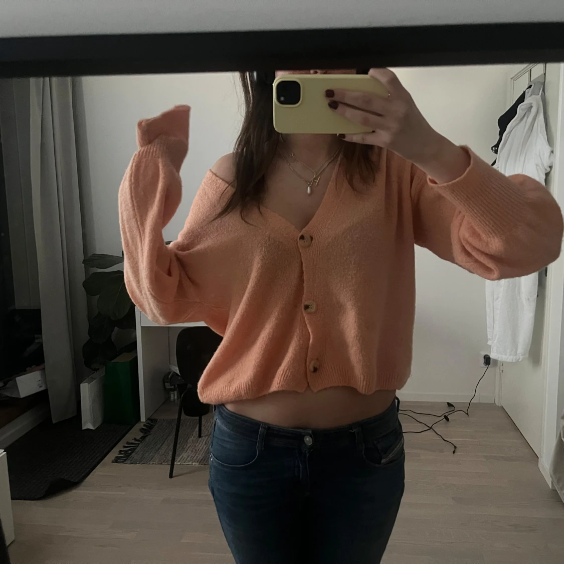 Persikofärgad kofta med knappar - 90
