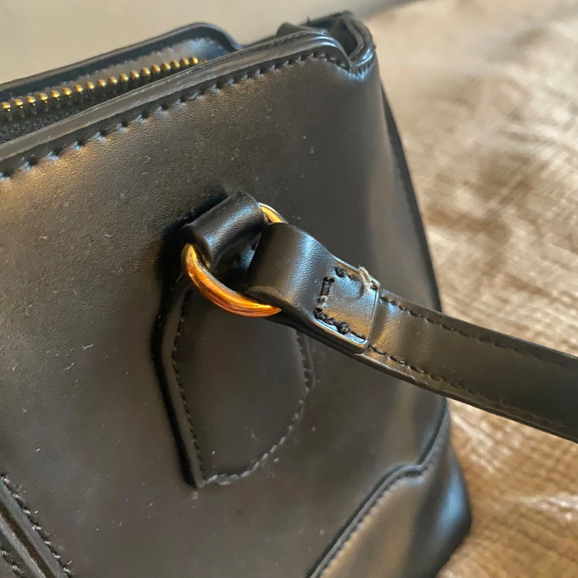 Svart axelväska med dragkedja - 93