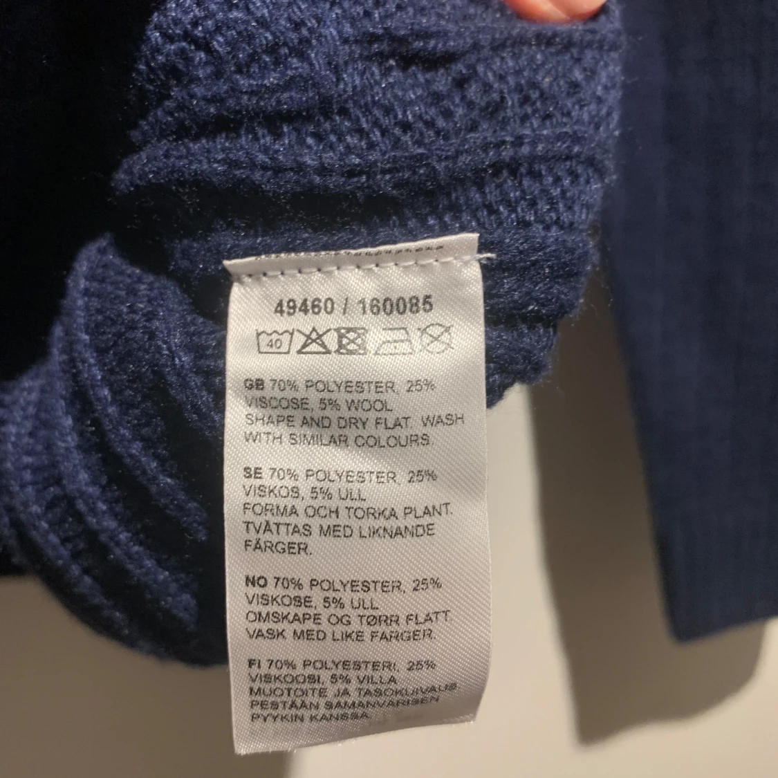 Mörkblå stickad tröja från Kappahl - 92