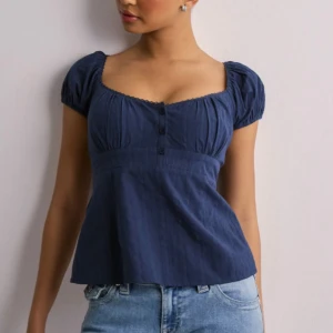 Nelly blus  - Söt Nelly blus, har aldrig används