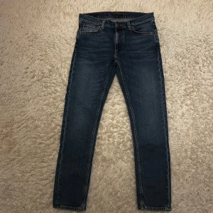 Nudie jeans - Säljer mina riktigt snygga nudie jeans i modellen lean dean, de sitter som slim fit och är använda ett fåtal gånger. Nypris 1600 kr. Ifall ni undrar något är det bara att höra av sig.