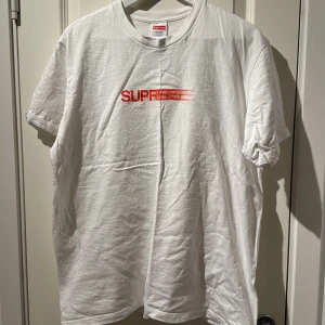 Supreme Motion Logo Tee - Condition 8,5/10, Nypris: 1200. Säljs för: 399