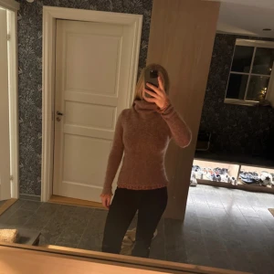 Merino ull tröja från no mans land - Säljer denna så fina merino ull tröjan från no mans land. Superbra skick!!!!