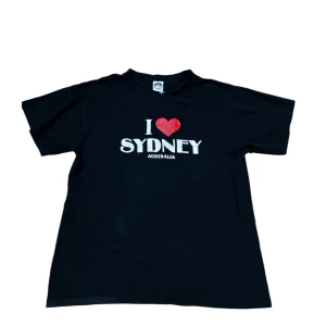 90s I love Sydney T-shirt - Snygg ”I ❤️Sydney” single stitch bommuls T-shirt från 90-talet. 