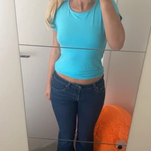 Jeans  - Jag säljer ett helt par nya jeans från hm helt oanvändbara de kommer inte till någon användning de derför jag säljer dom jätte bra skick 👍priset kan även diskuteras 