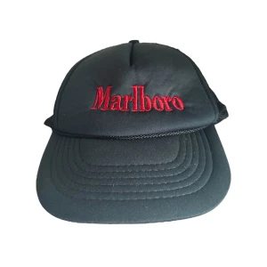 Vintage Marlboro keps retro y2k boxy baggy oversized unisex  - Använt skick, tecken på användning finns. Inga större brister. 