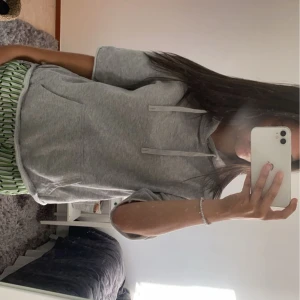 Trekvartsärmad tröja - Egen klippt Trekvartsärmad hoodie som passar perfekt för hösten☺️