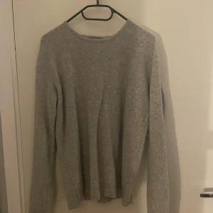 Cos tröja - jätte skön tröja från COS, storlek S-XS. 