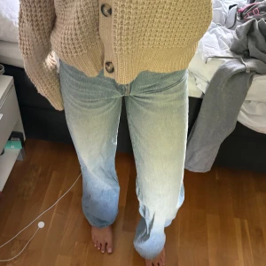 Raka jeans - Jättefina med bra kvalitet, inga defekter eller slitningar🩷