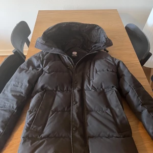 Canada goose jacka - [ Canada goose jacka [] Skick - 8,5/10 (ingen päls) [] Storlek - S [] Pris - 2000kr ]  Vid frågor eller något du undrar över gå via PM. mvh Z.L 