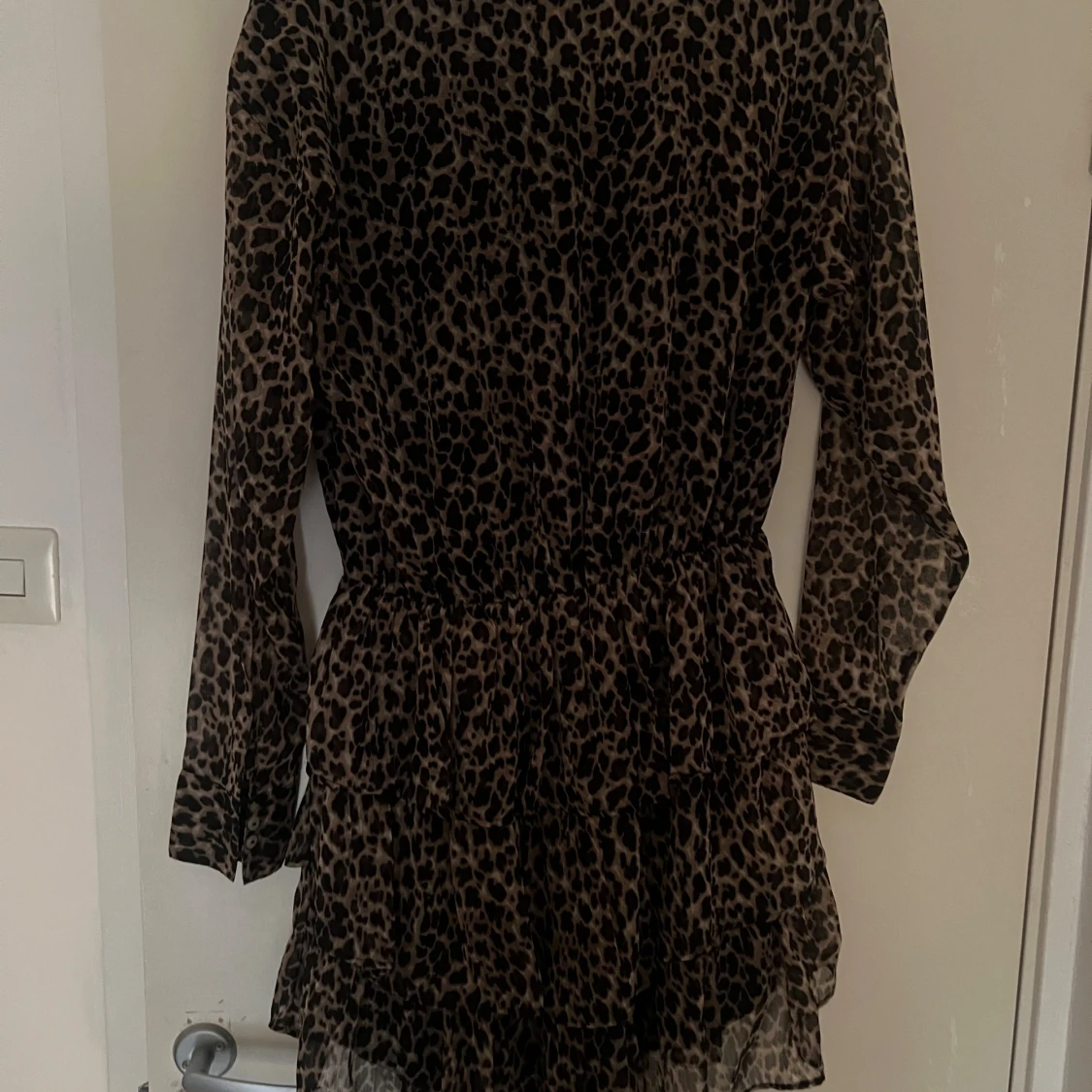 Gina leopard klänning  - 90
