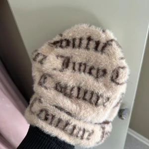 Juice Couture Mössa - aldrig använd! bra skick🤎