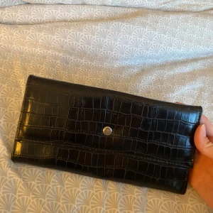 Kuvertväska - Söt väska utan band, går att sätta dit band om man vill!☺️