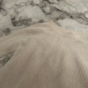 långärmad tröja från zara  - långärmad tröja från zara. Storlek 140. Men passar mig som har S. 