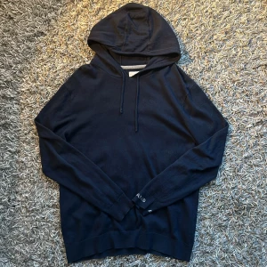 Stickad hoodie  - Stickad pepe jeans hoodie | Skick 10/10 | Nypris 1000 + | Mitt pris 599 | Strl M |