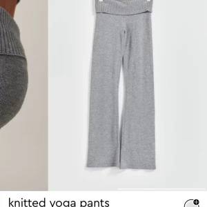 Grå stickad sett - Sett från Gina tricot jag har knappt använt det som nytt, nypris 500kr säljer för 300 pris kan diskuteras säljer både tröjan och byxorna tillsammans skriv för fler bilder