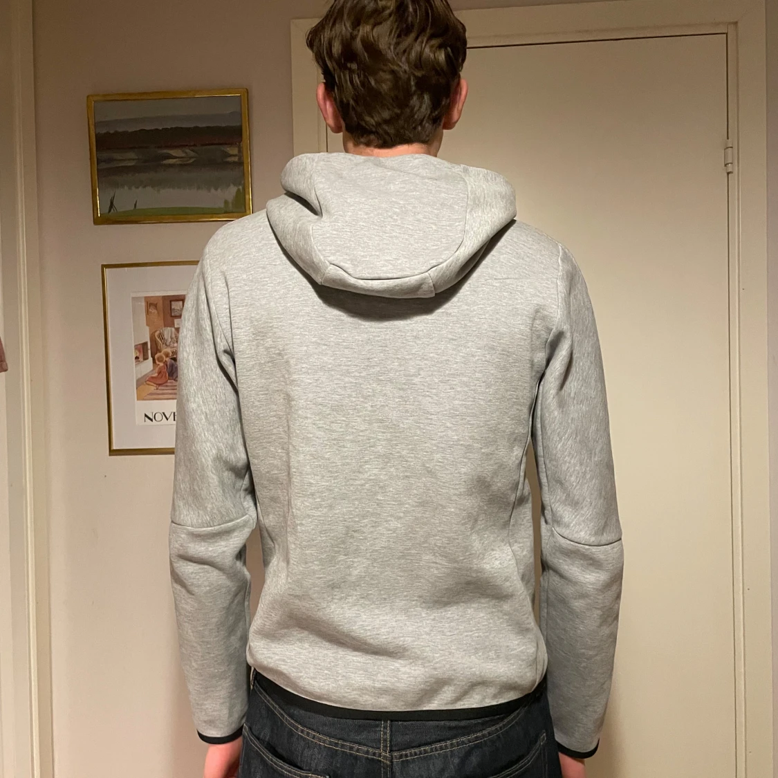 Grå huvtröja från Nike - 91