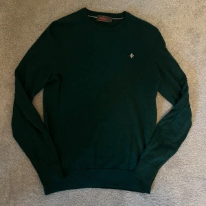 Morris stickad tröja - Riktigt fin morriströja i 100% merinoull. Passar M slim fit så kan funka S. Inga defekter alls!