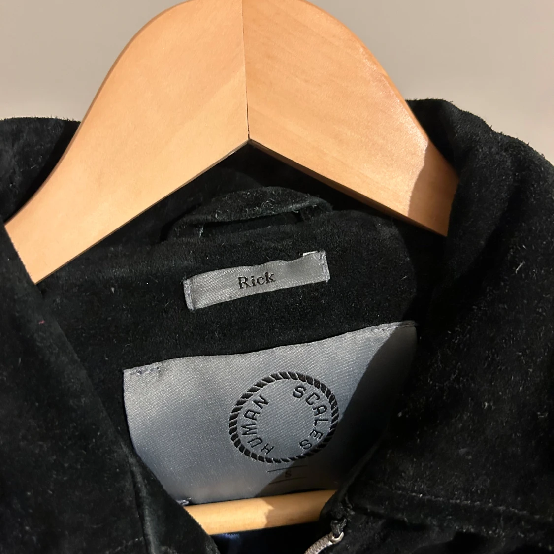 Svart mockajacka från humanscales storlek: S - 2