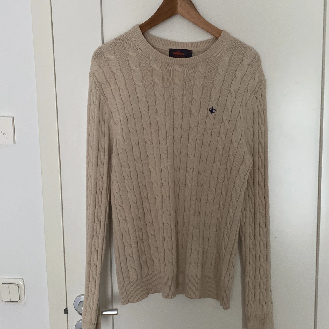 Beige kabelstickad tröja från Morris - 3