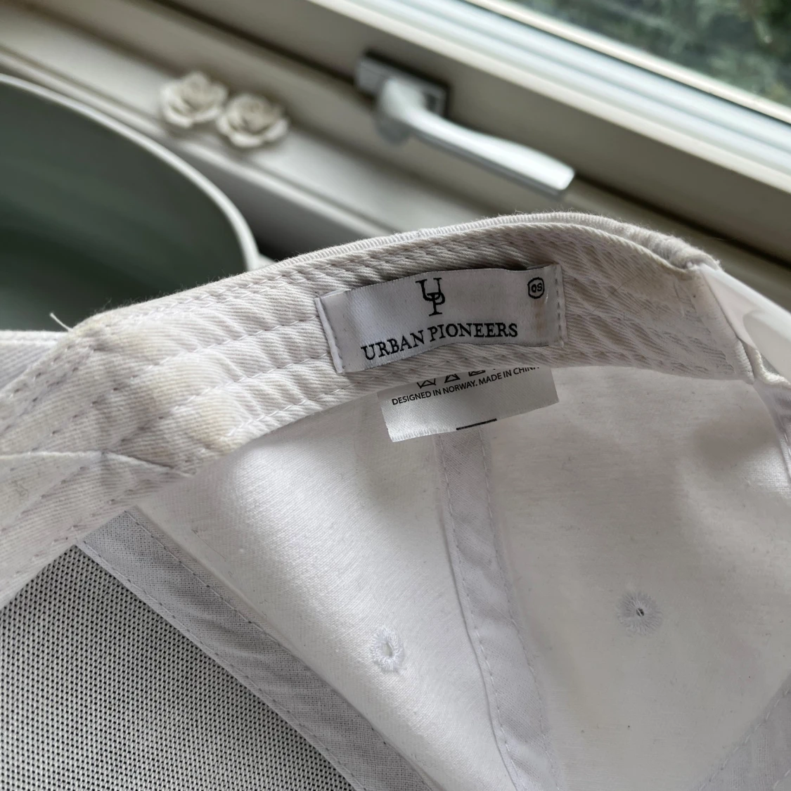 Vit keps från Urban Pioneers - 4