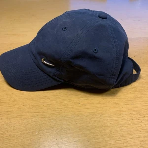 Nike keps - Knappt använd. Bra skick.