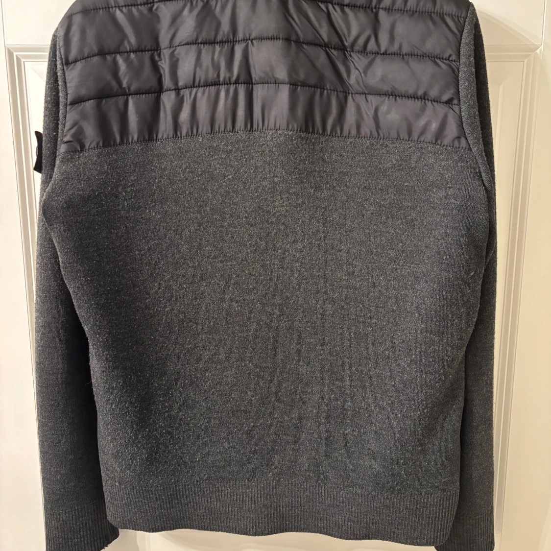 Grå jacka från Stone Island - 1