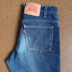 Levi's jeans - Bootcut Levi’s jeans, fräscha och bekväma.         W 31 L 34